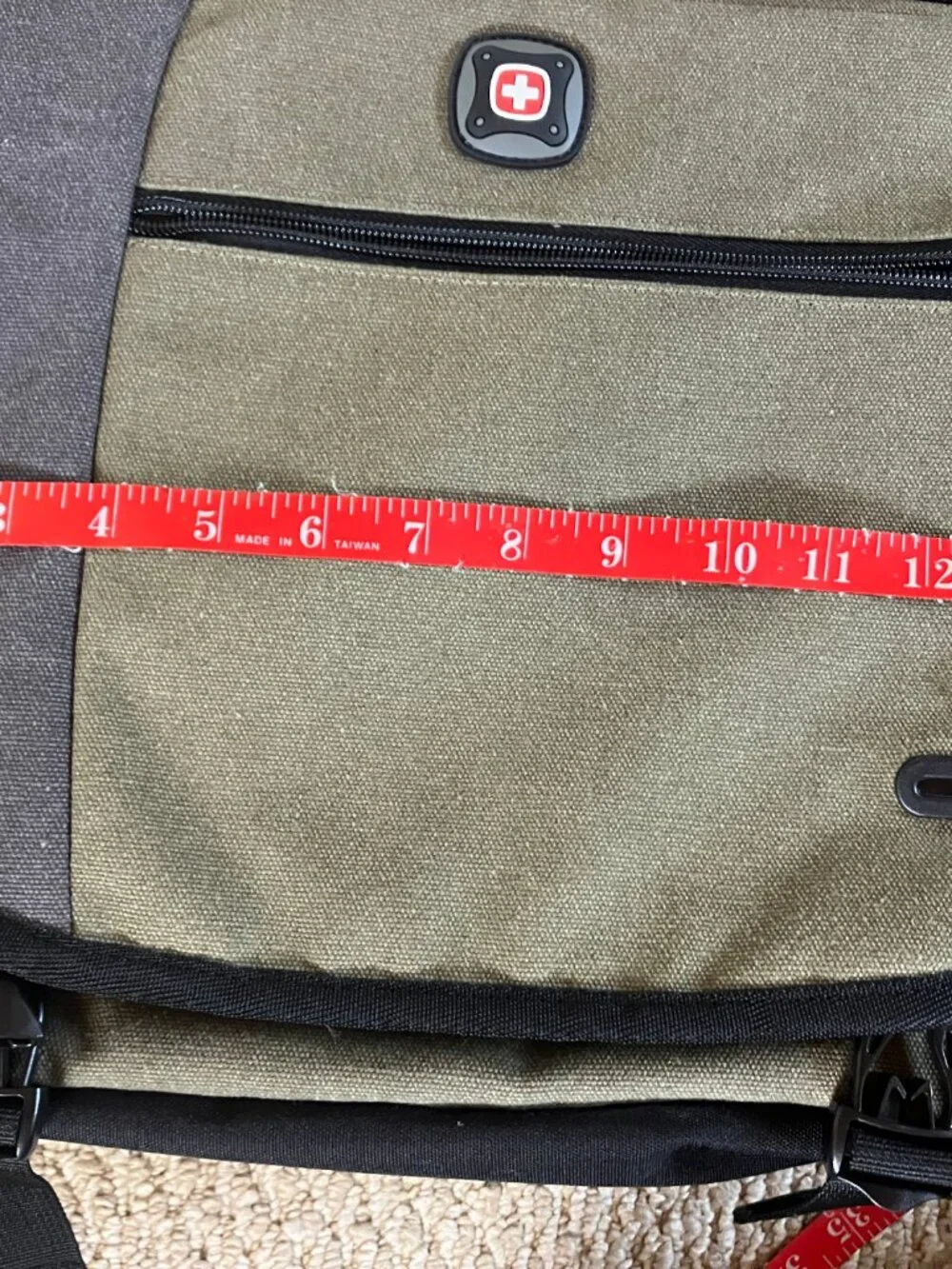 NWOT Swiss Gear Wenger Zinc model laptop/messenger bag Padded Laptop Compartment